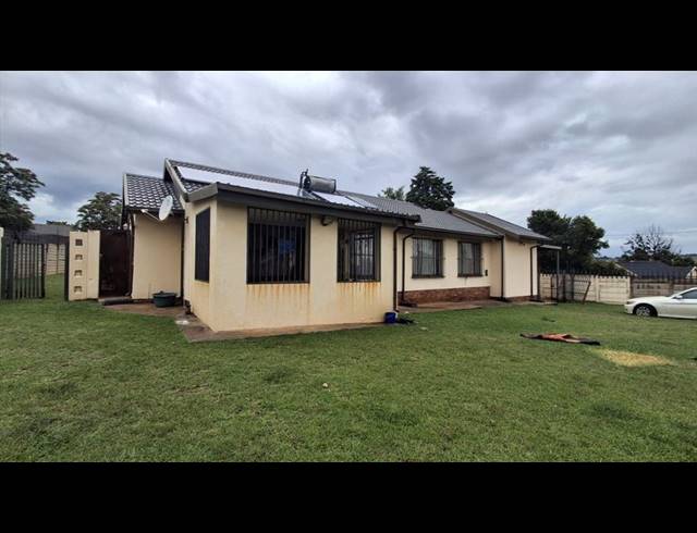 3 BEDROOM HOUSE FOR SALE IN BIRCH ACRES